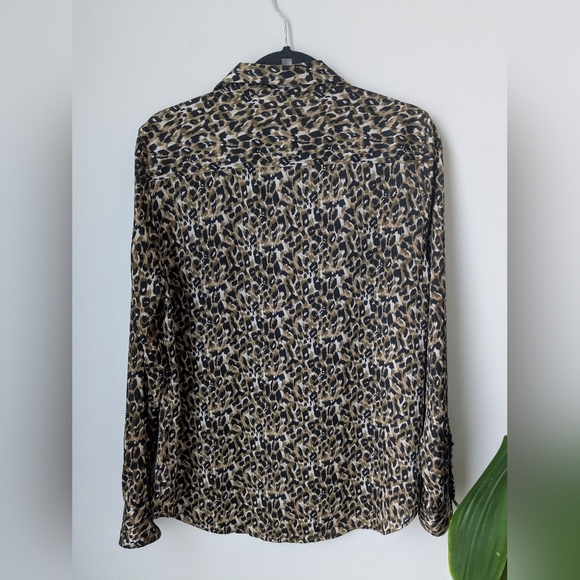 Equipment Femme Leopard Print Abstract Blouse - Size L - Picture 6 of 7